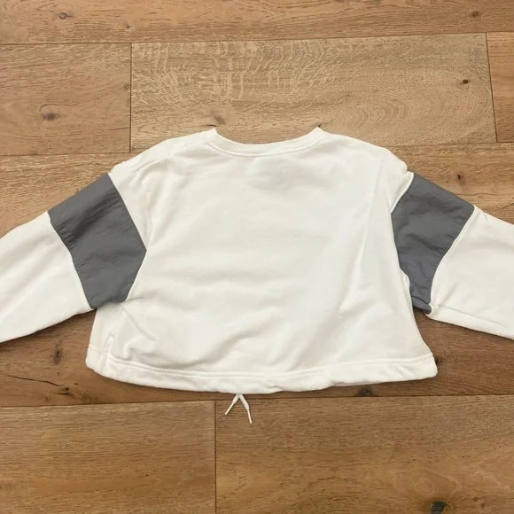 Nike sweatshirt - Picture 2 of 3